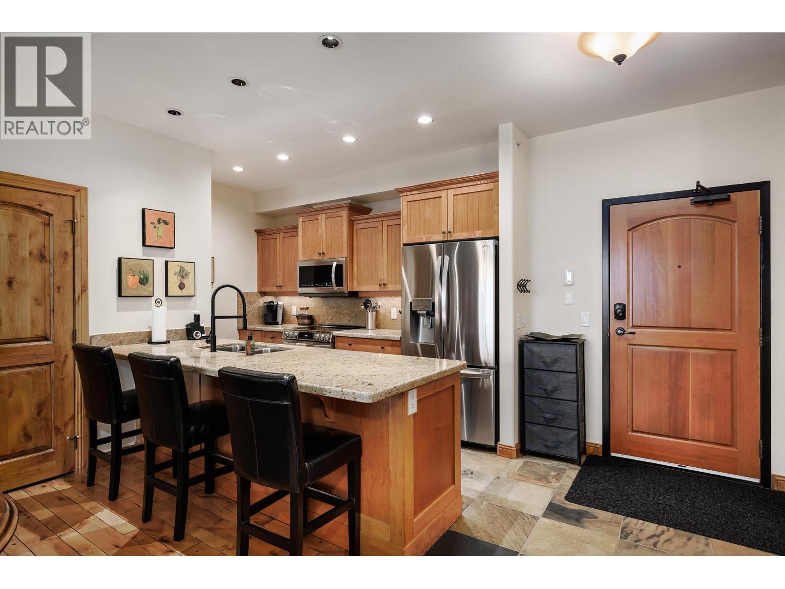 7700 Porcupine Road Unit# 4-602, Big White, BC - Indoor Photo Showing Kitchen With Stainless Steel Kitchen