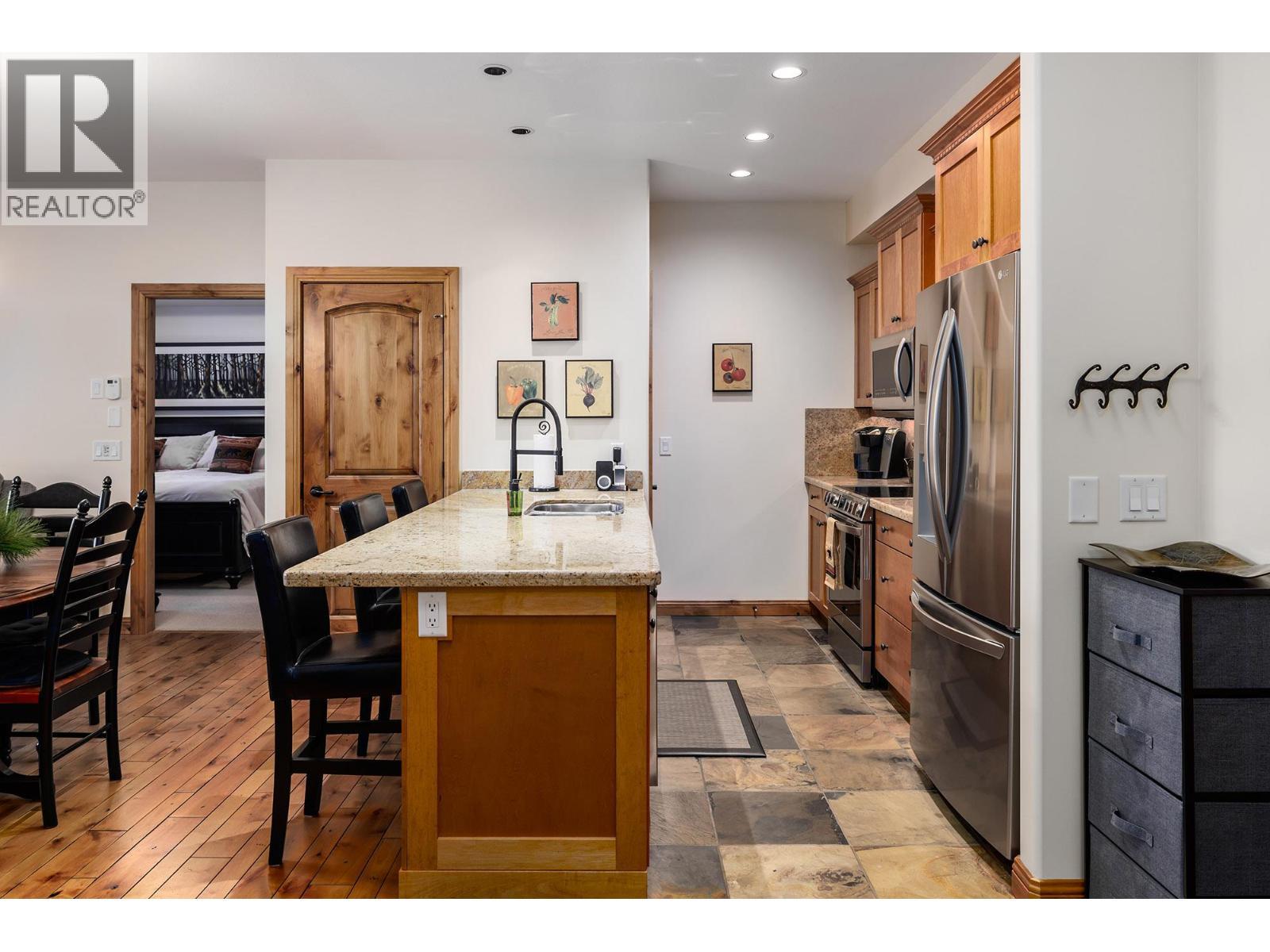 7700 Porcupine Road Unit# 4-602, Big White, BC - Indoor Photo Showing Kitchen With Stainless Steel Kitchen
