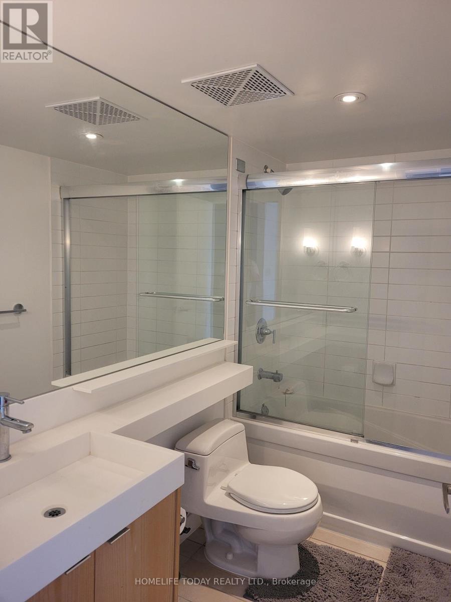 4309 - 25 Telegram Mews, Toronto, ON - Indoor Photo Showing Bathroom