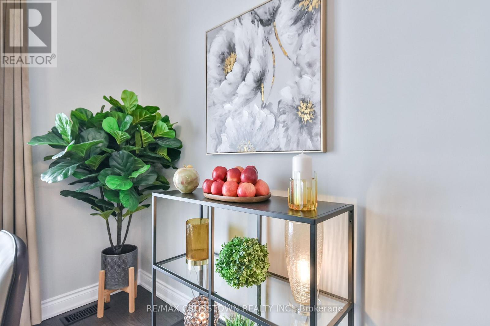 22 Stewart Crescent, Essa, ON - Indoor Photo Showing Other Room