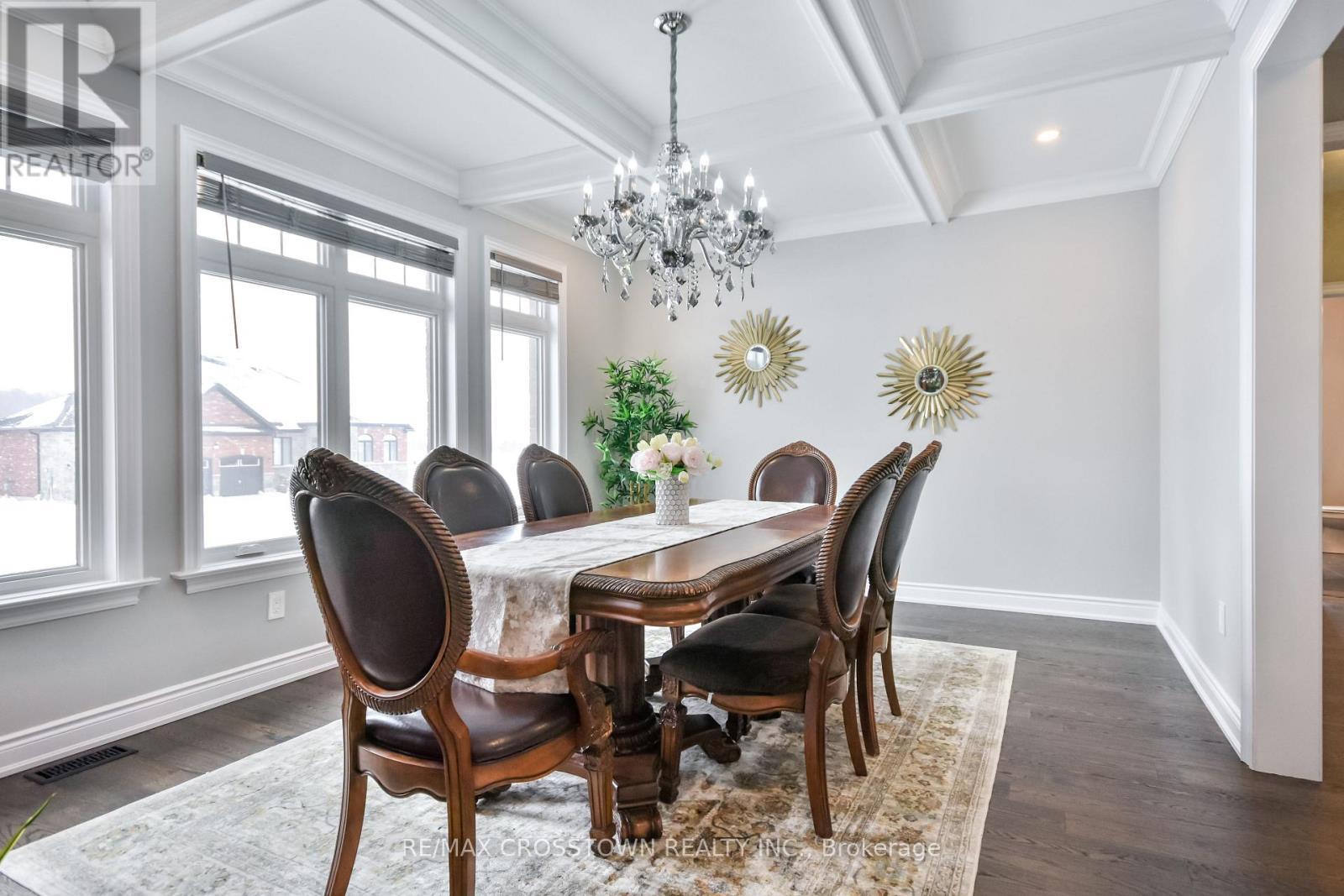 22 Stewart Crescent, Essa, ON - Indoor Photo Showing Dining Room