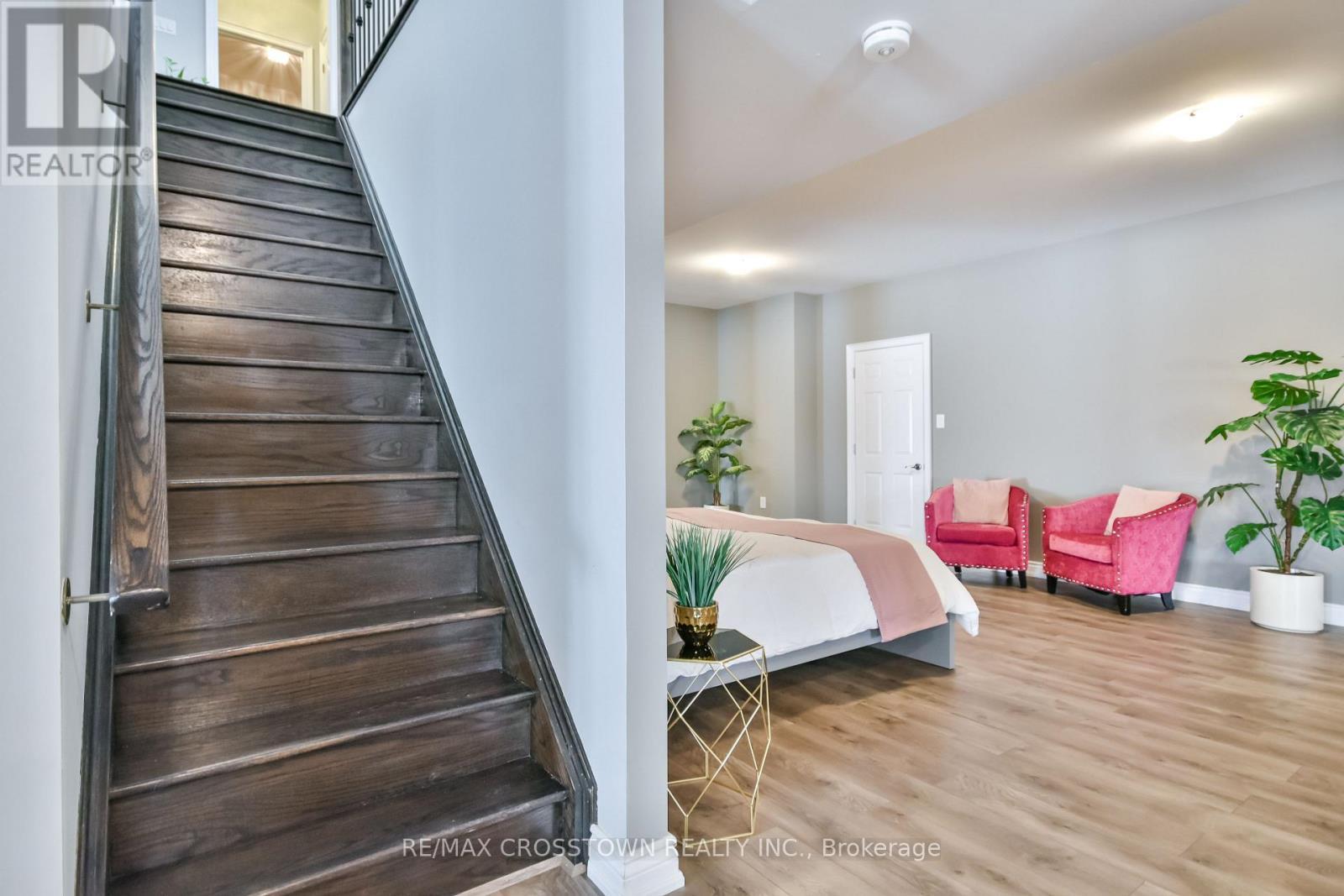 22 Stewart Crescent, Essa, ON - Indoor Photo Showing Other Room