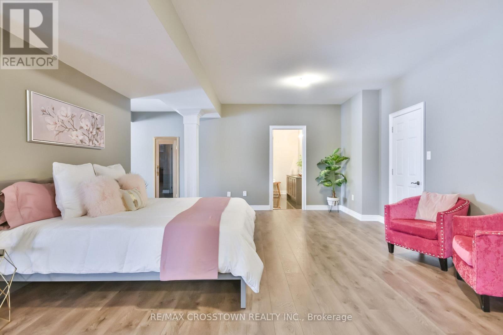 22 Stewart Crescent, Essa, ON - Indoor Photo Showing Bedroom