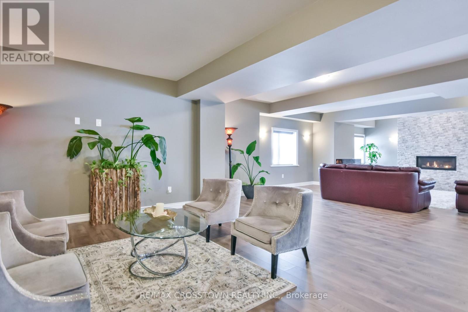 22 Stewart Crescent, Essa, ON - Indoor Photo Showing Living Room