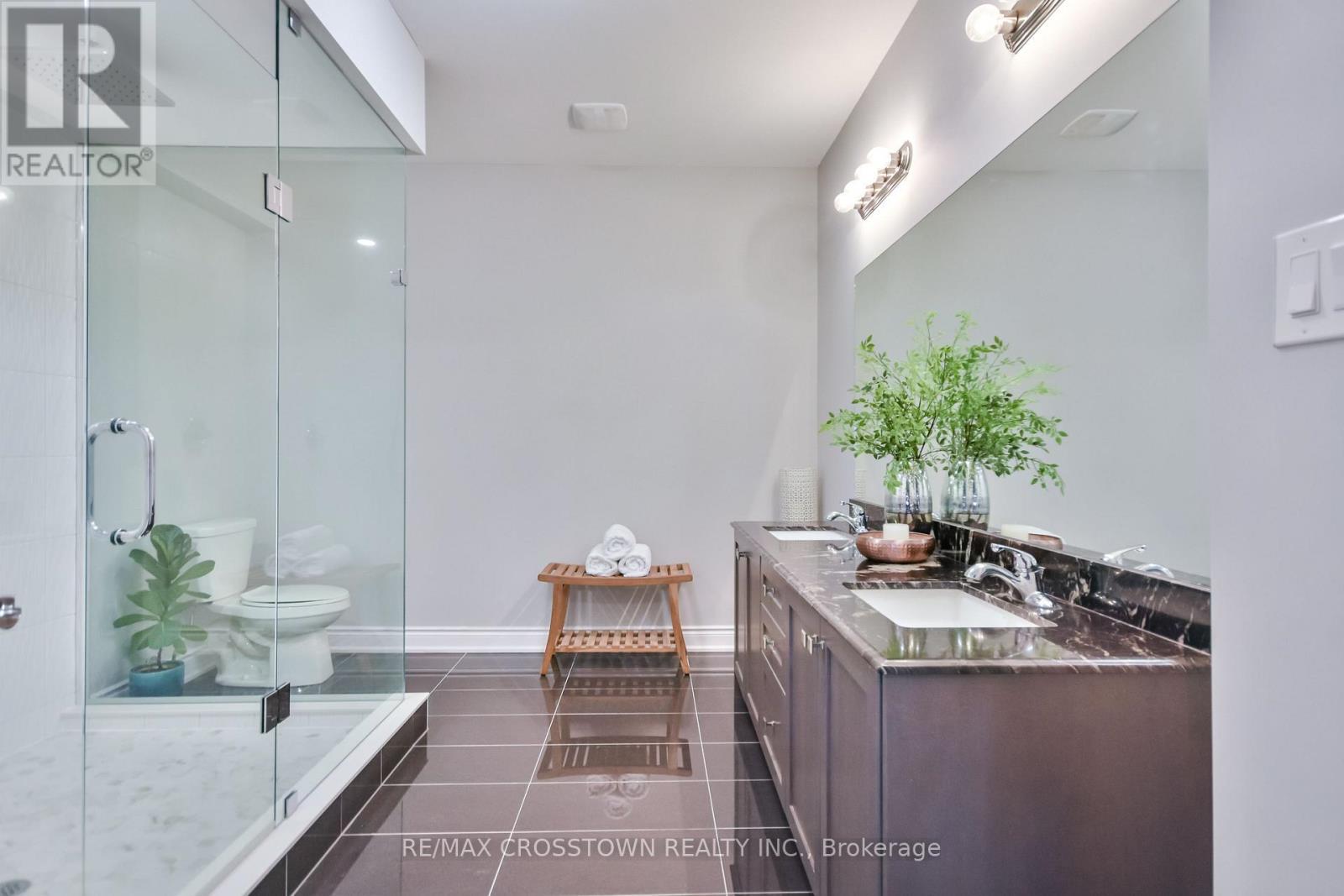 22 Stewart Crescent, Essa, ON - Indoor Photo Showing Bathroom