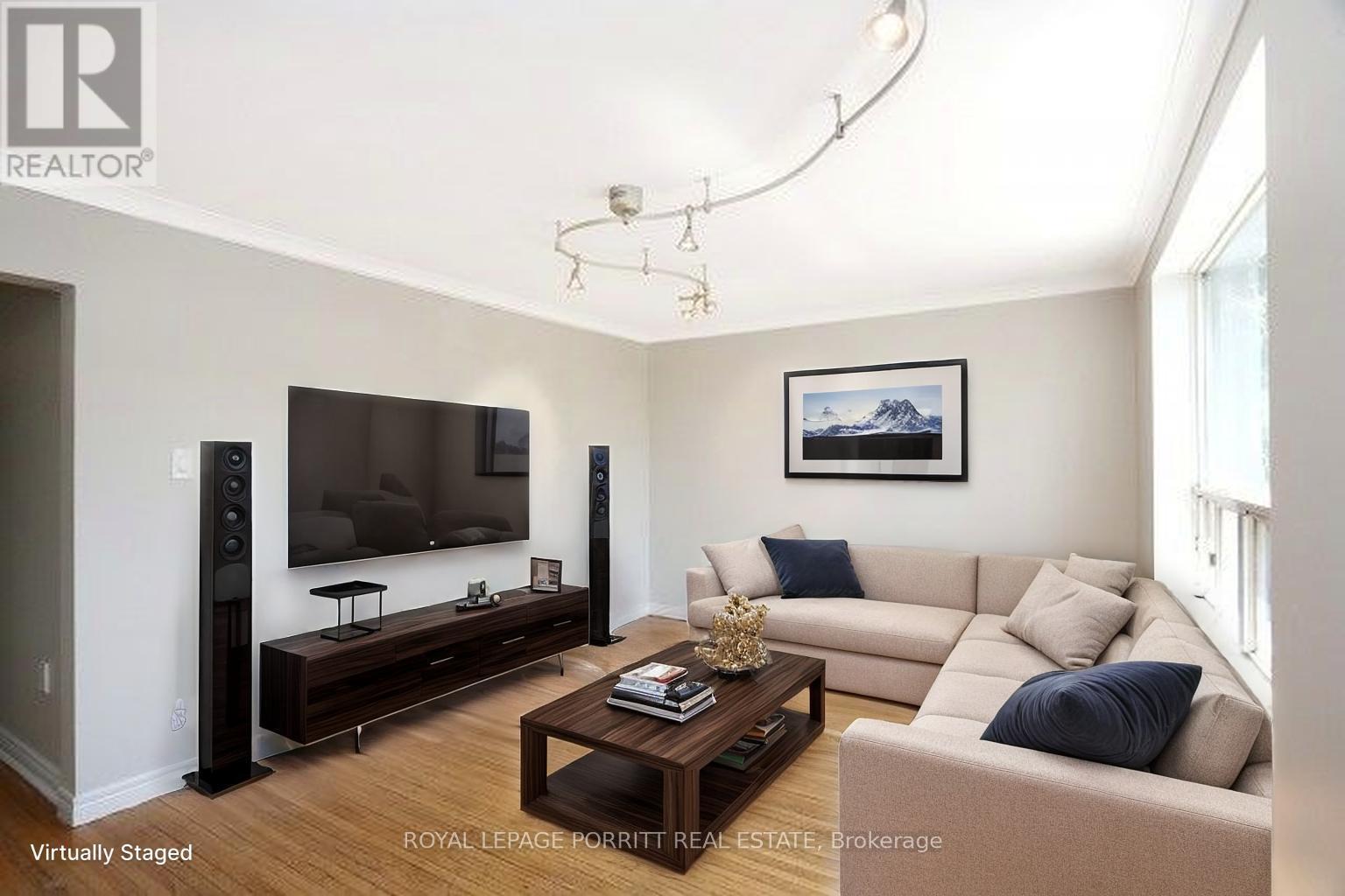 2Nd Flr - 4A Mimico Avenue, Toronto, ON - Indoor Photo Showing Living Room