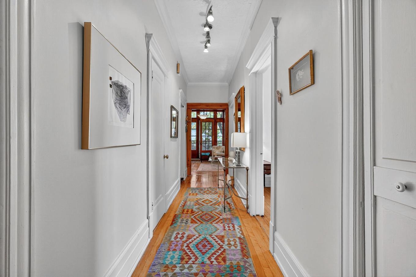 Corridor - 8-1465 Av. Bernard, Montréal (Outremont), QC - Indoor Photo Showing Other Room