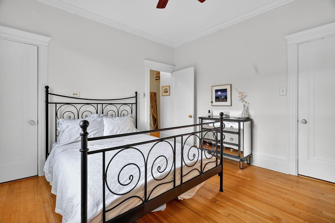 Chambre à coucher principale - 8-1465 Av. Bernard, Montréal (Outremont), QC - Indoor Photo Showing Other Room