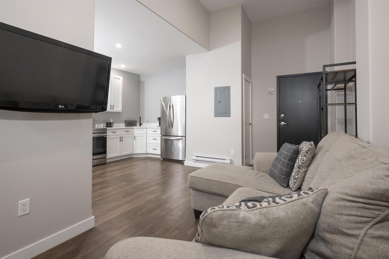 3207 96 High Street N, Thunder Bay, ON - Indoor Photo Showing Living Room