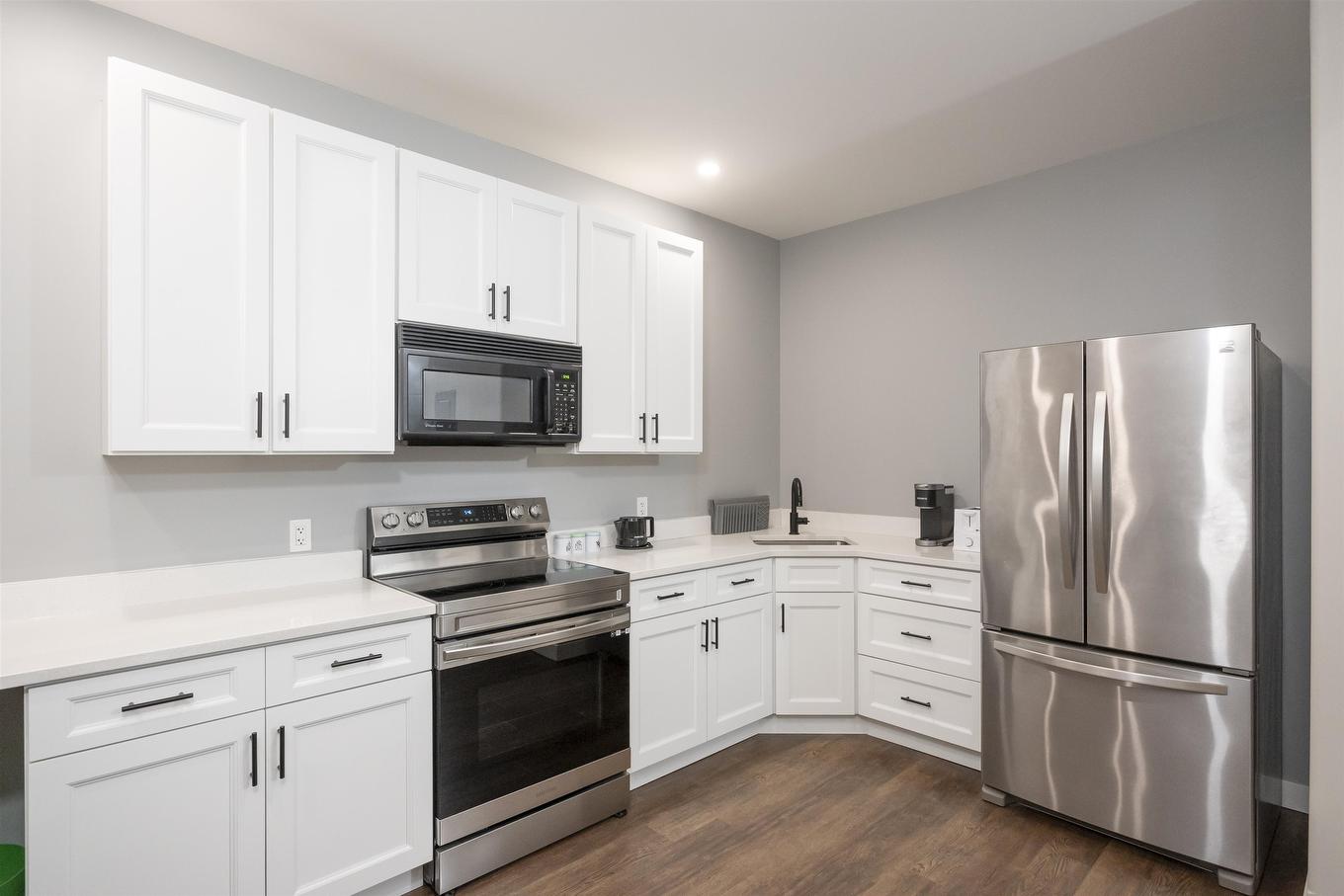 3207 96 High Street N, Thunder Bay, ON - Indoor Photo Showing Kitchen