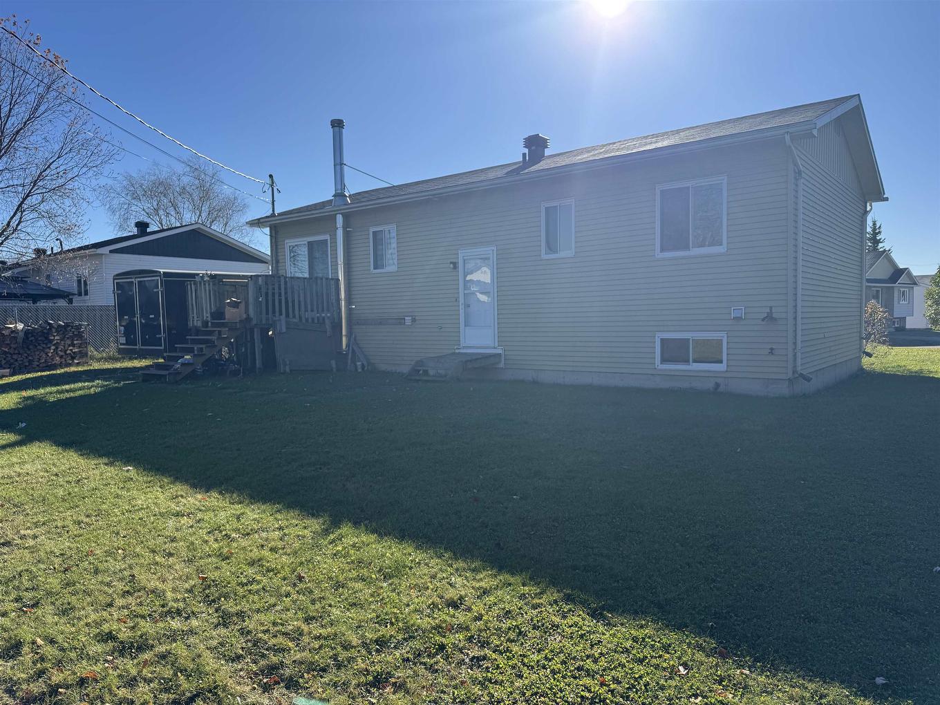 25 Brooks Street, Manitouwadge, ON - Outdoor