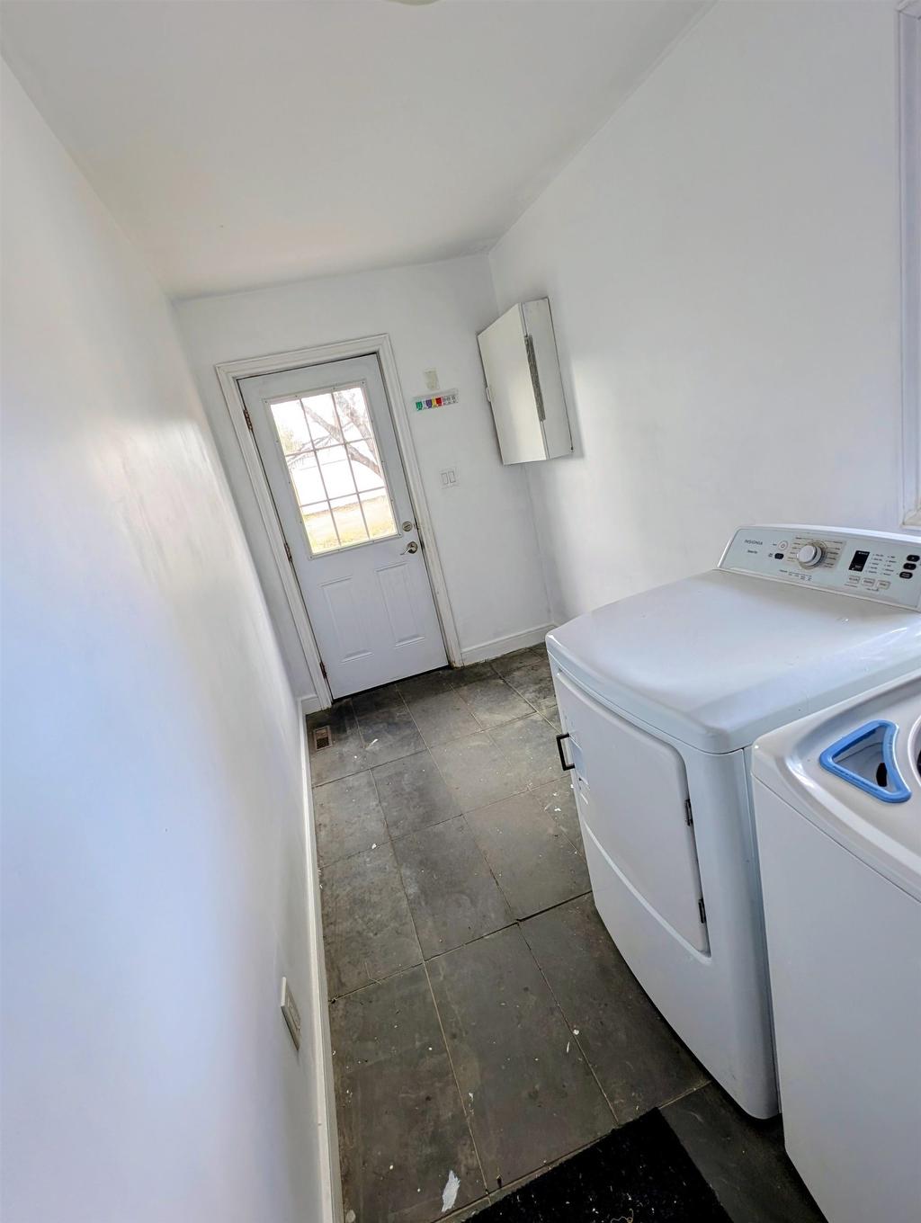 1108 Frederica Street W, Thunder Bay, ON - Indoor Photo Showing Laundry Room