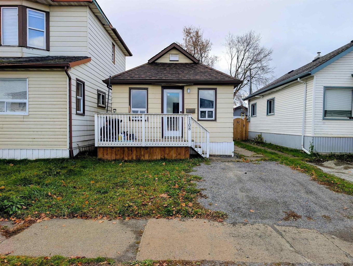 1108 Frederica Street W, Thunder Bay, ON - Outdoor With Deck Patio Veranda