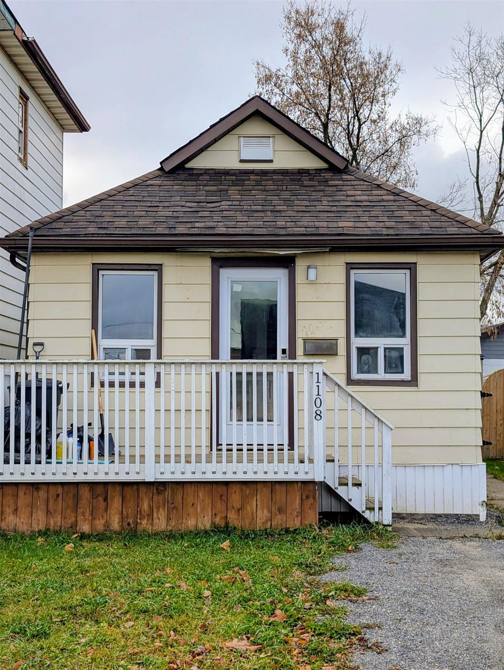 1108 Frederica Street W, Thunder Bay, ON - Outdoor With Exterior