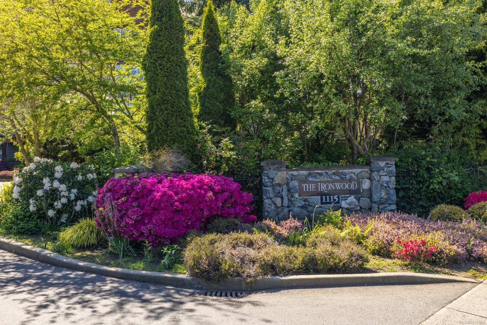 407C-1115 Craigflower Rd, Esquimalt, BC - Outdoor