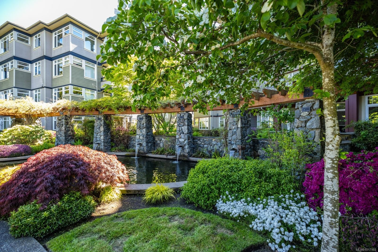 407C-1115 Craigflower Rd, Esquimalt, BC - Outdoor