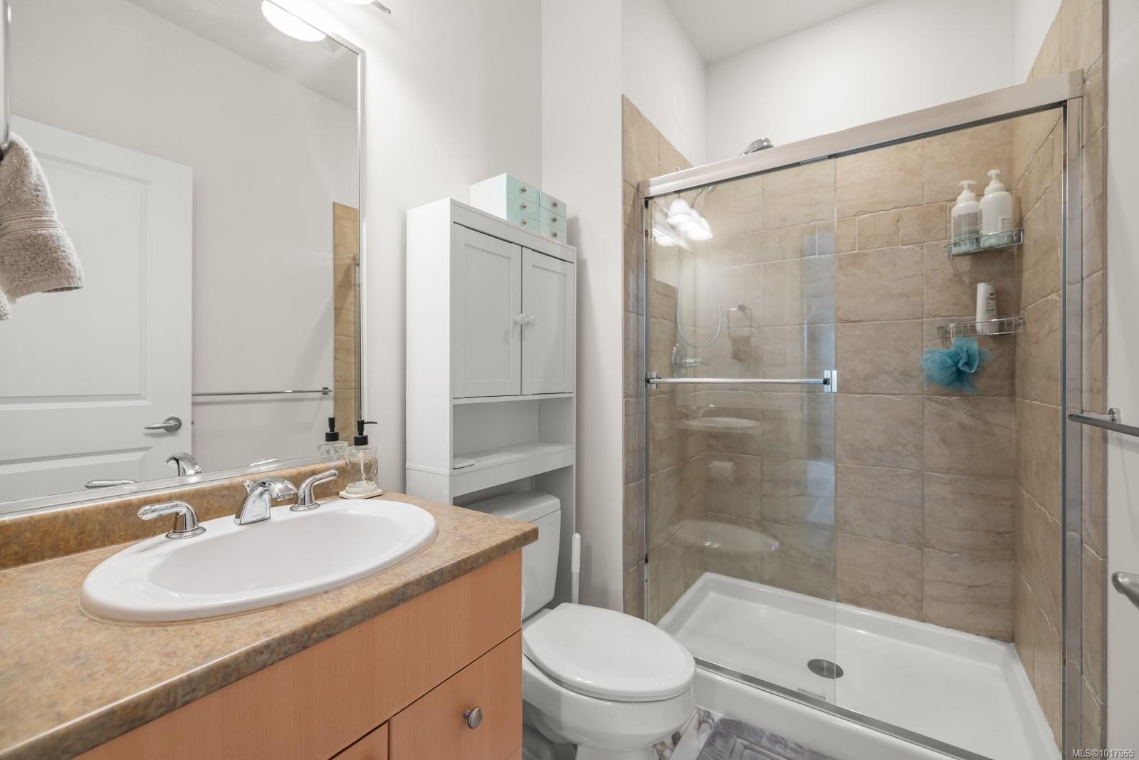 407C-1115 Craigflower Rd, Esquimalt, BC - Indoor Photo Showing Bathroom