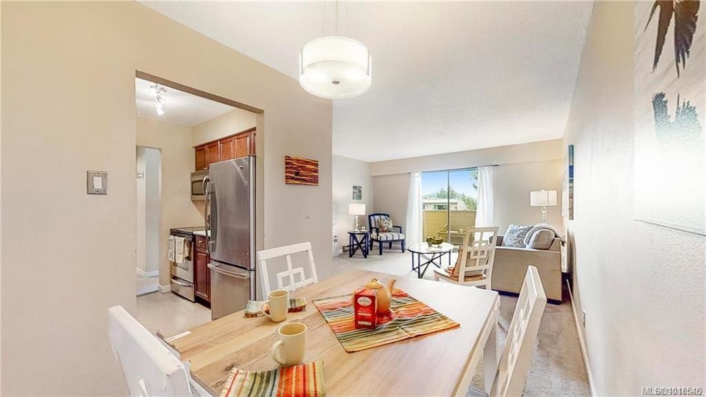 303-1597 Midgard Ave, Saanich, BC - Indoor