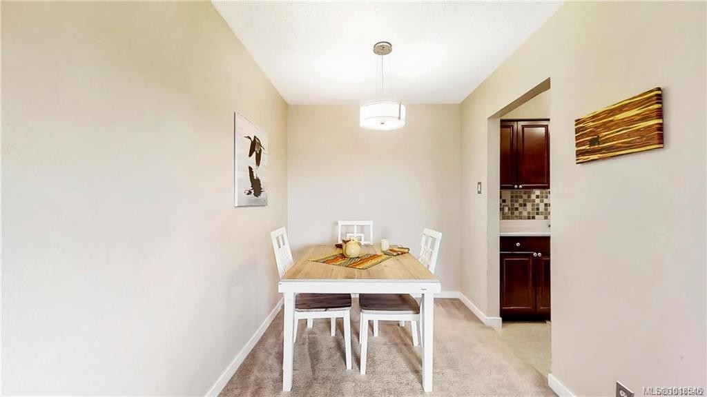 303-1597 Midgard Ave, Saanich, BC - Indoor