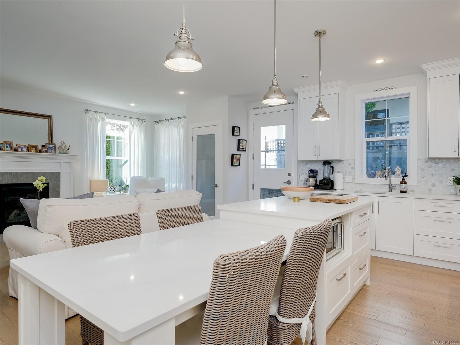 1-1016 Southgate St, Victoria, BC - Indoor Photo Showing Other Room