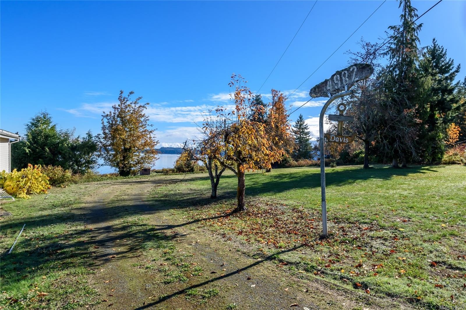 4976 David Rd, Royston, BC