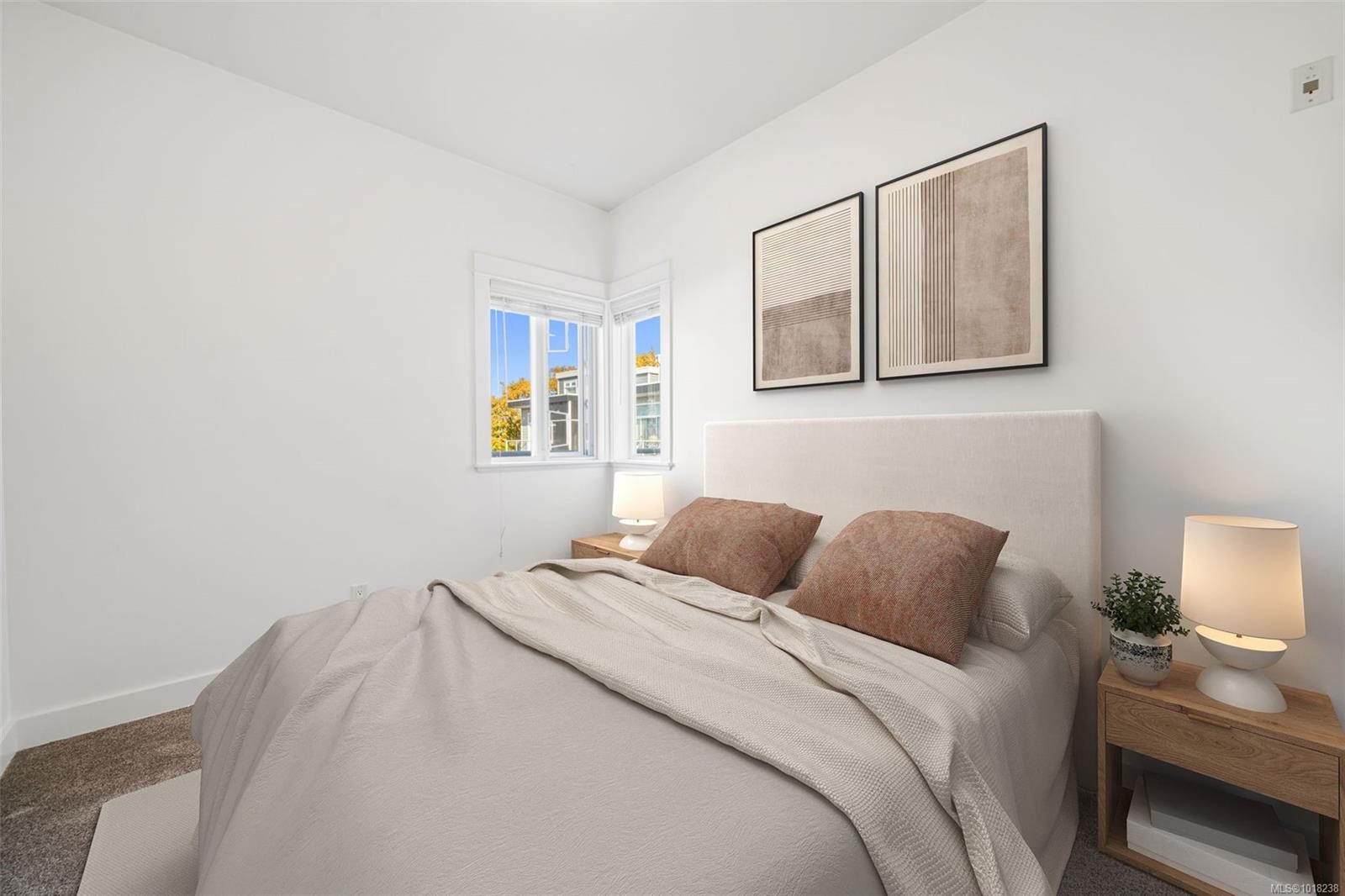 410-1315 Esquimalt Rd, Esquimalt, BC - Indoor Photo Showing Bedroom