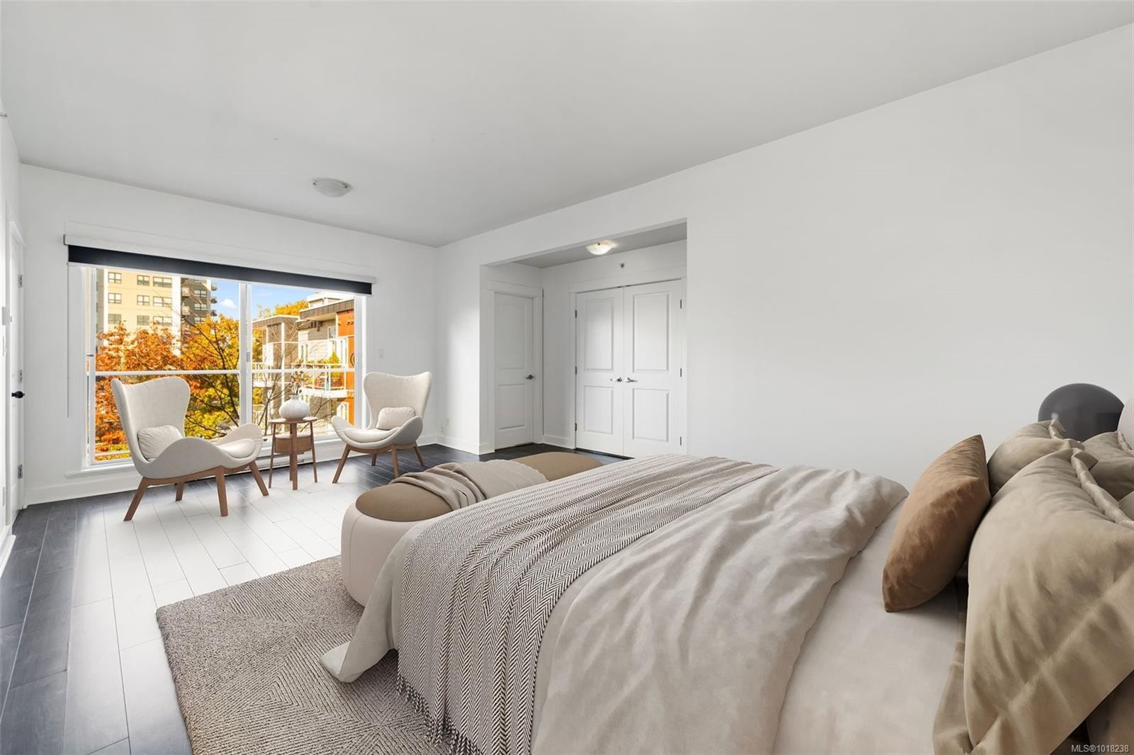 410-1315 Esquimalt Rd, Esquimalt, BC - Indoor Photo Showing Bedroom
