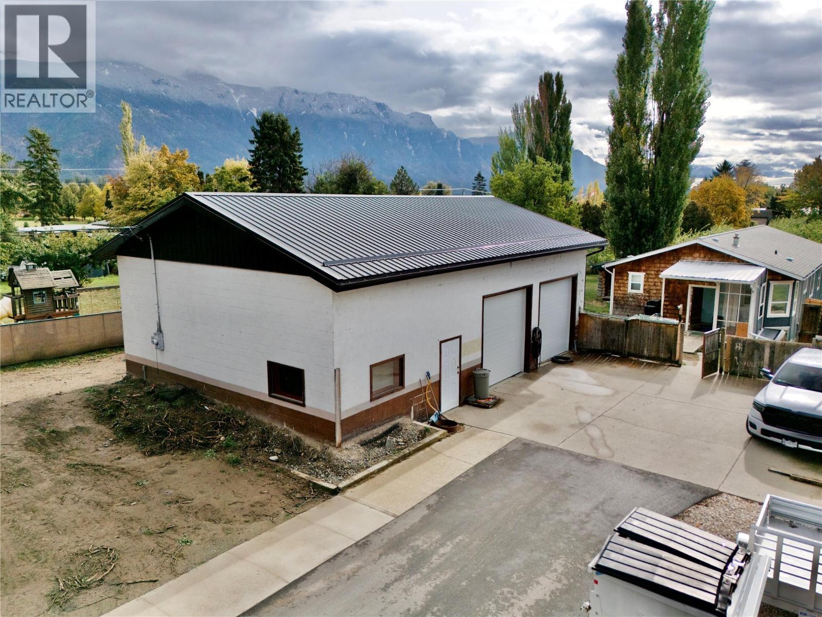 3211 Highway 3, Erickson, BC