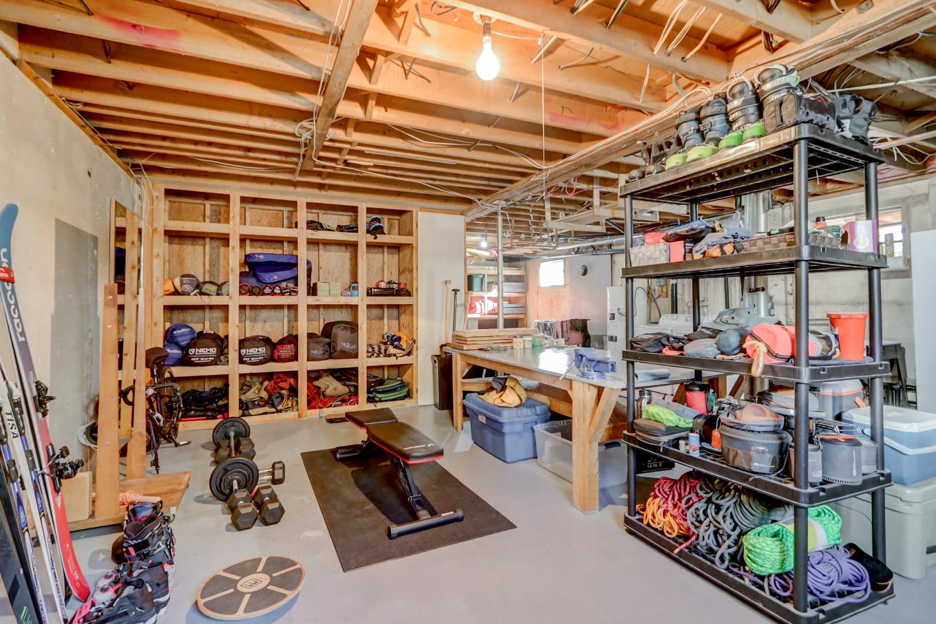 Basement - 116 Rue Thibodeau, Sainte-Agathe-Des-Monts, QC - Indoor Photo Showing Basement