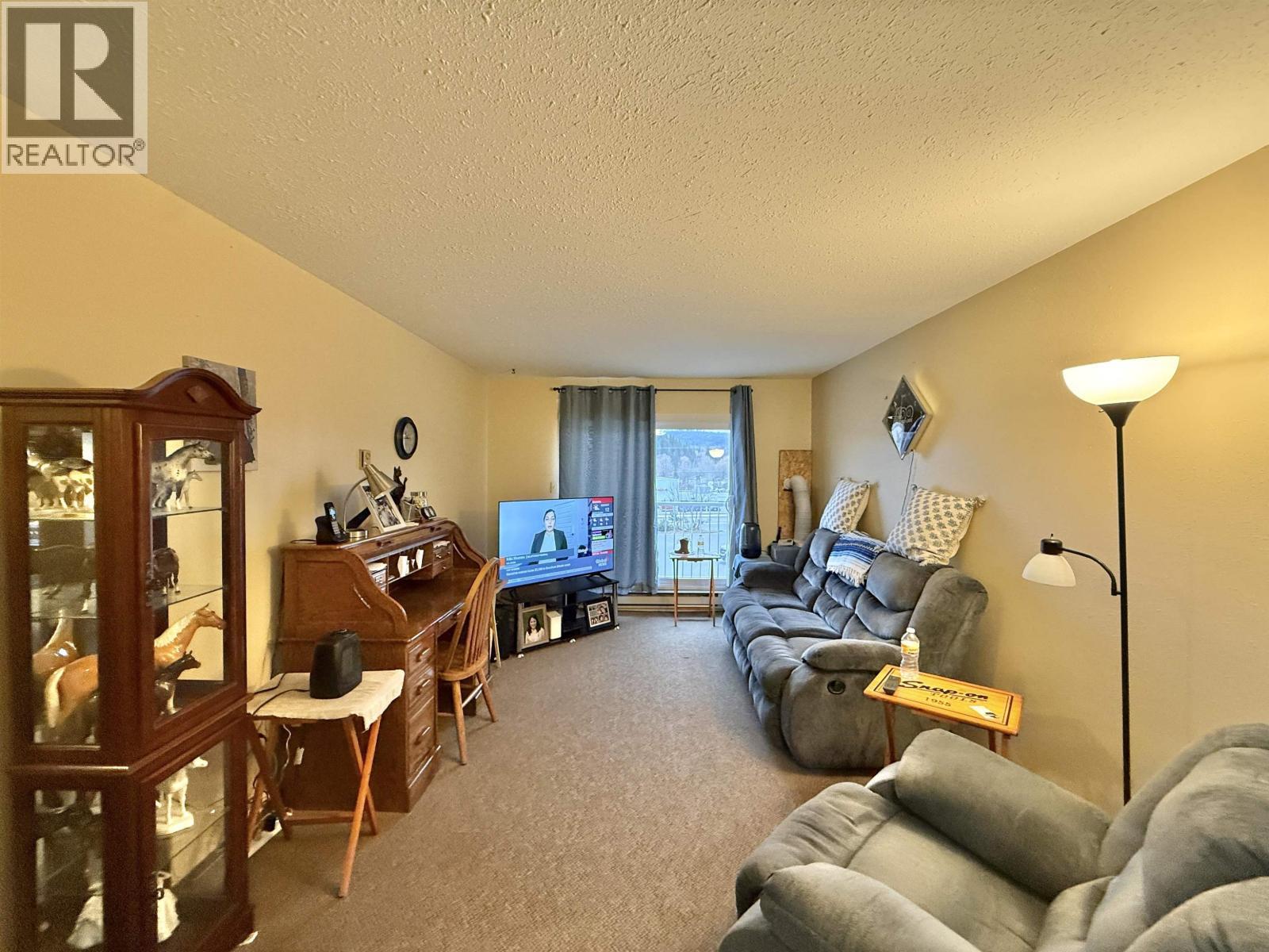 203 625 Reid Street, Quesnel, BC - Indoor Photo Showing Living Room