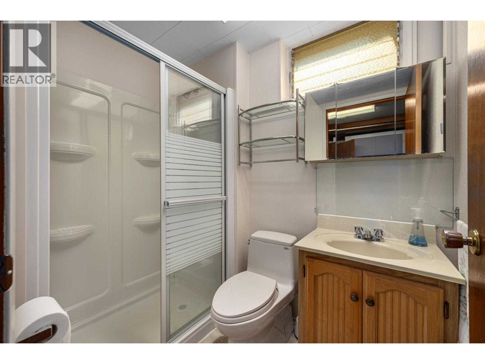 405 Macleod Lane, Ashcroft, BC - Indoor Photo Showing Bathroom