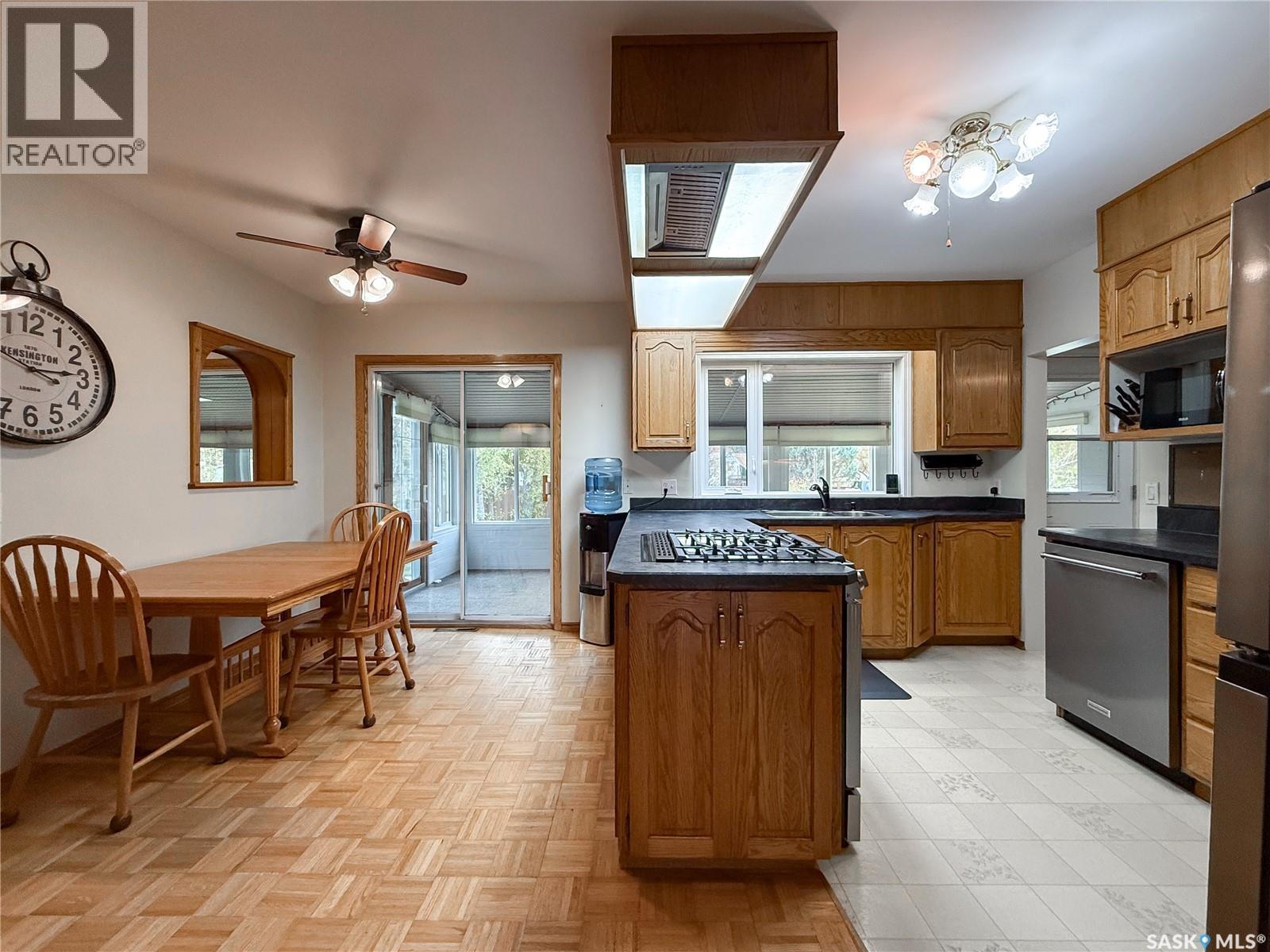 220 1St Street W, Ponteix, SK - Indoor Photo Showing Kitchen
