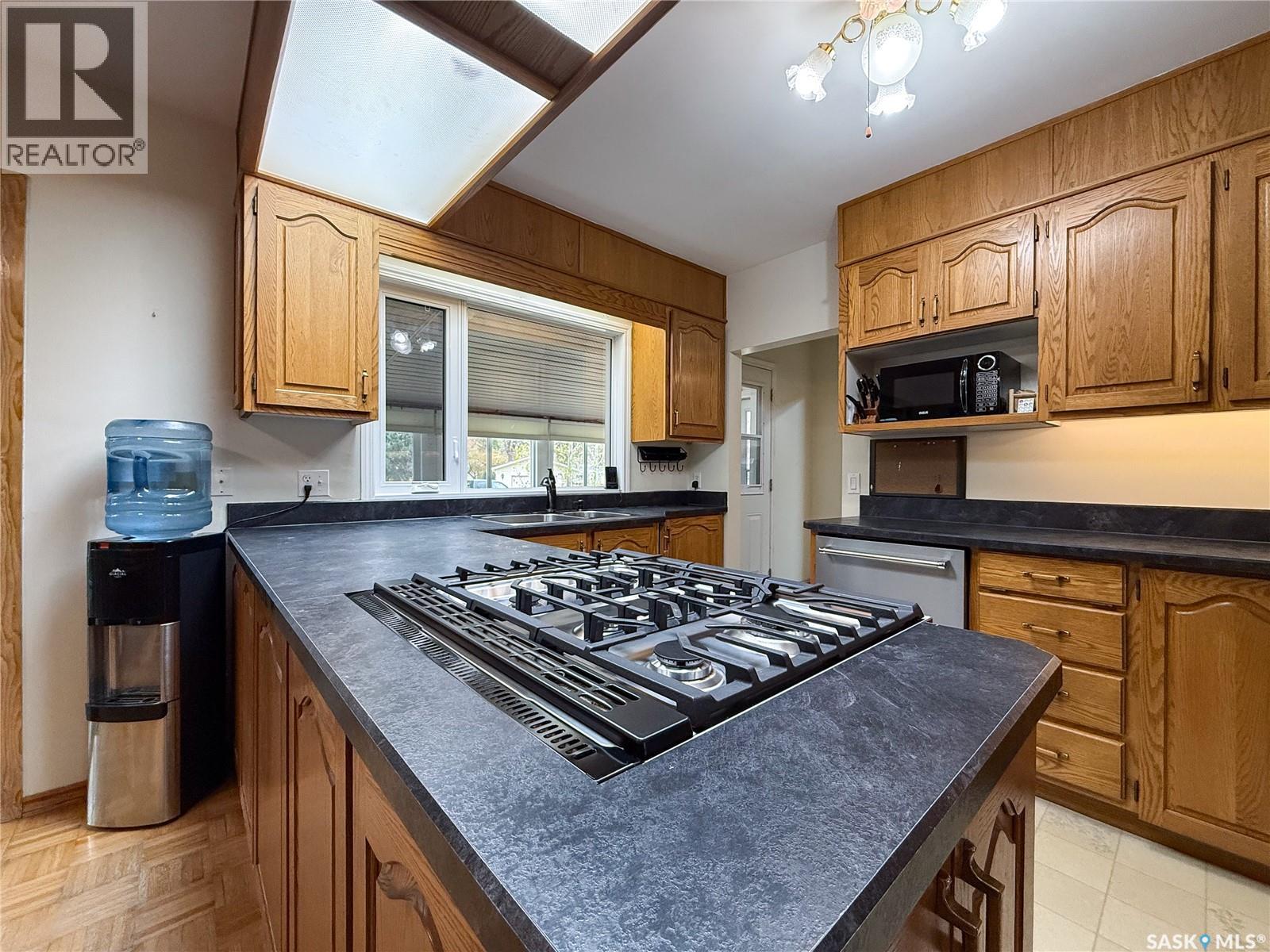 220 1St Street W, Ponteix, SK - Indoor Photo Showing Kitchen