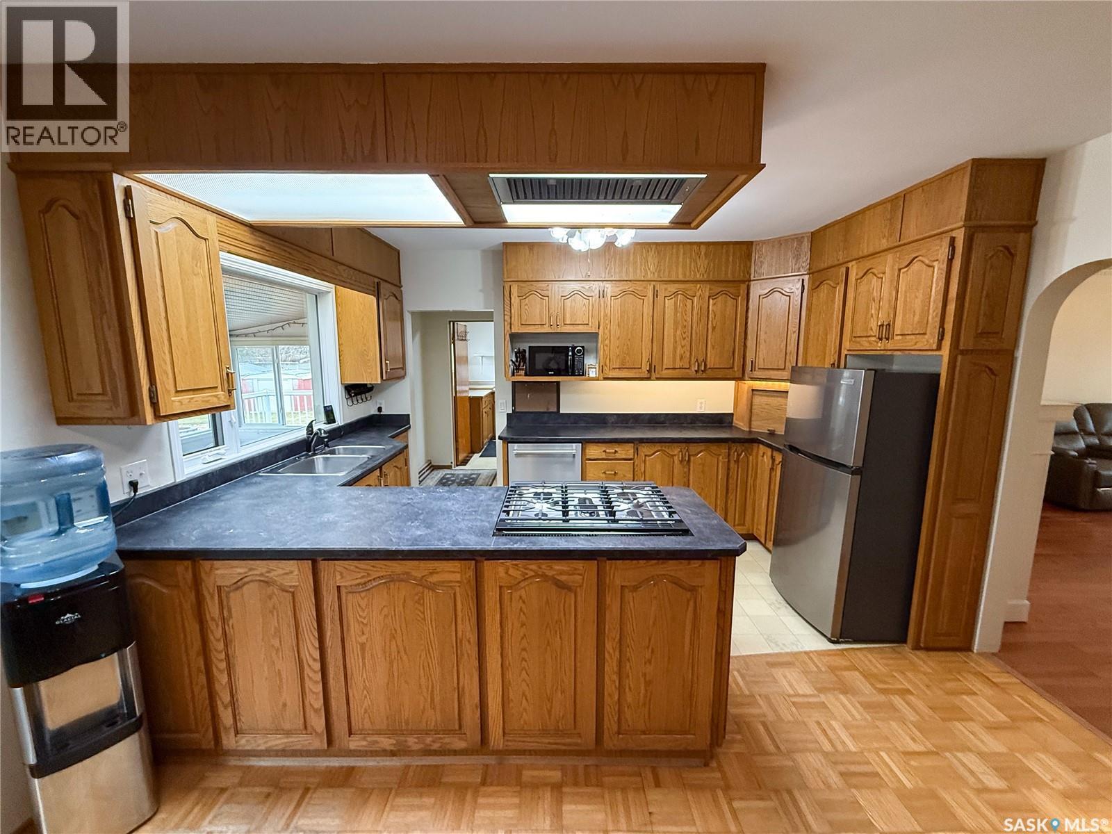 220 1St Street W, Ponteix, SK - Indoor Photo Showing Kitchen