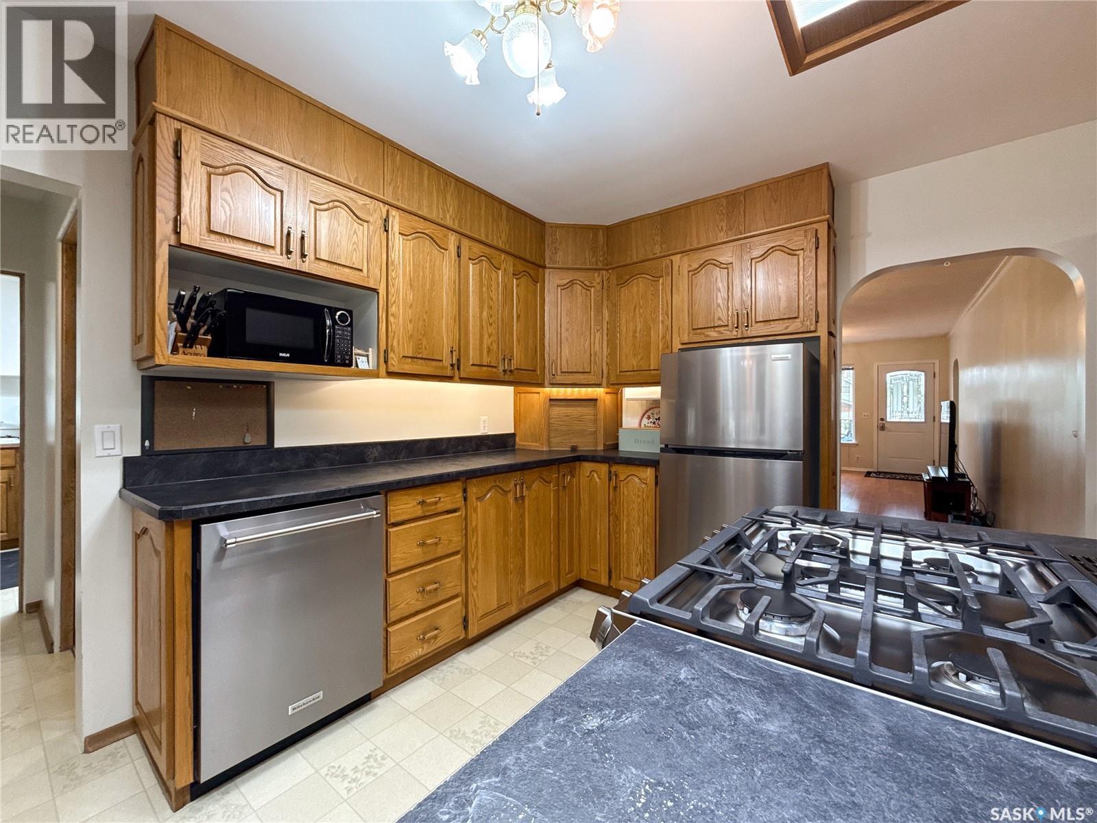220 1St Street W, Ponteix, SK - Indoor Photo Showing Kitchen