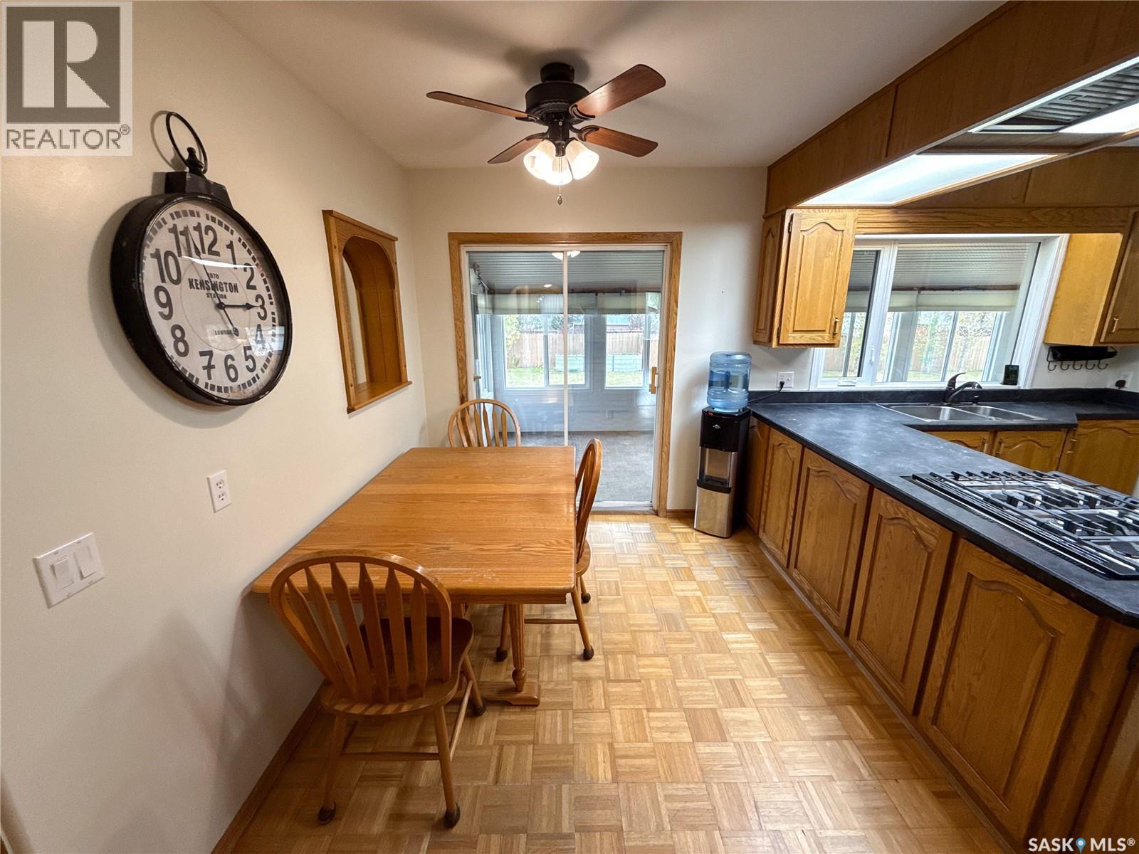 220 1St Street W, Ponteix, SK - Indoor