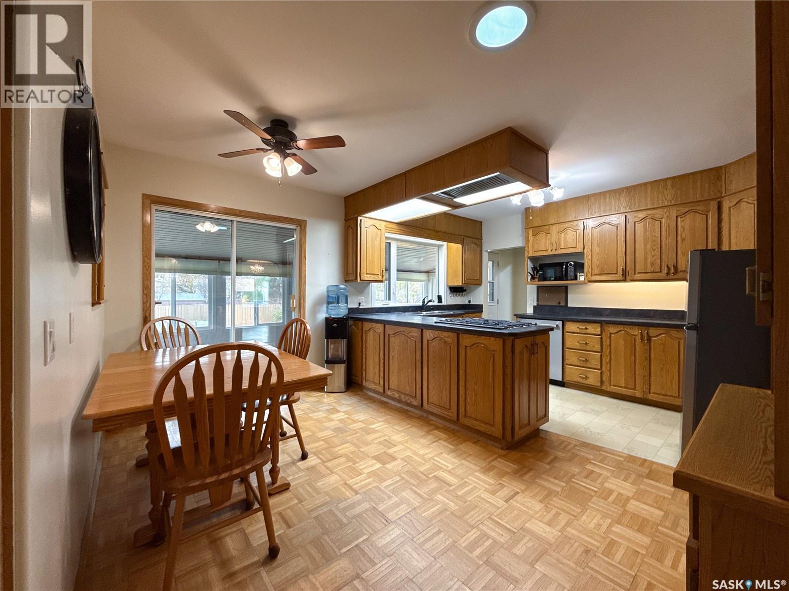220 1St Street W, Ponteix, SK - Indoor