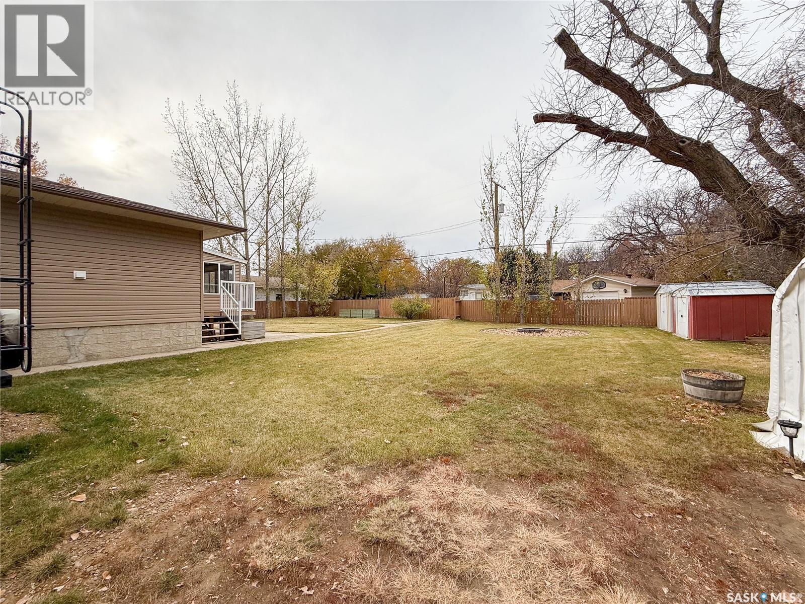 220 1St Street W, Ponteix, SK - Outdoor
