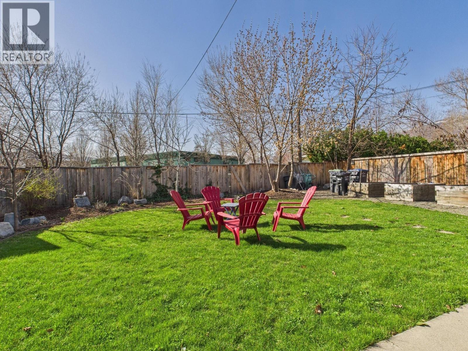 555 School Avenue, Oliver, BC - Outdoor With Backyard