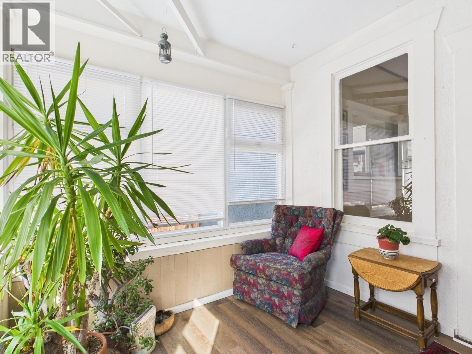 555 School Avenue, Oliver, BC - Indoor