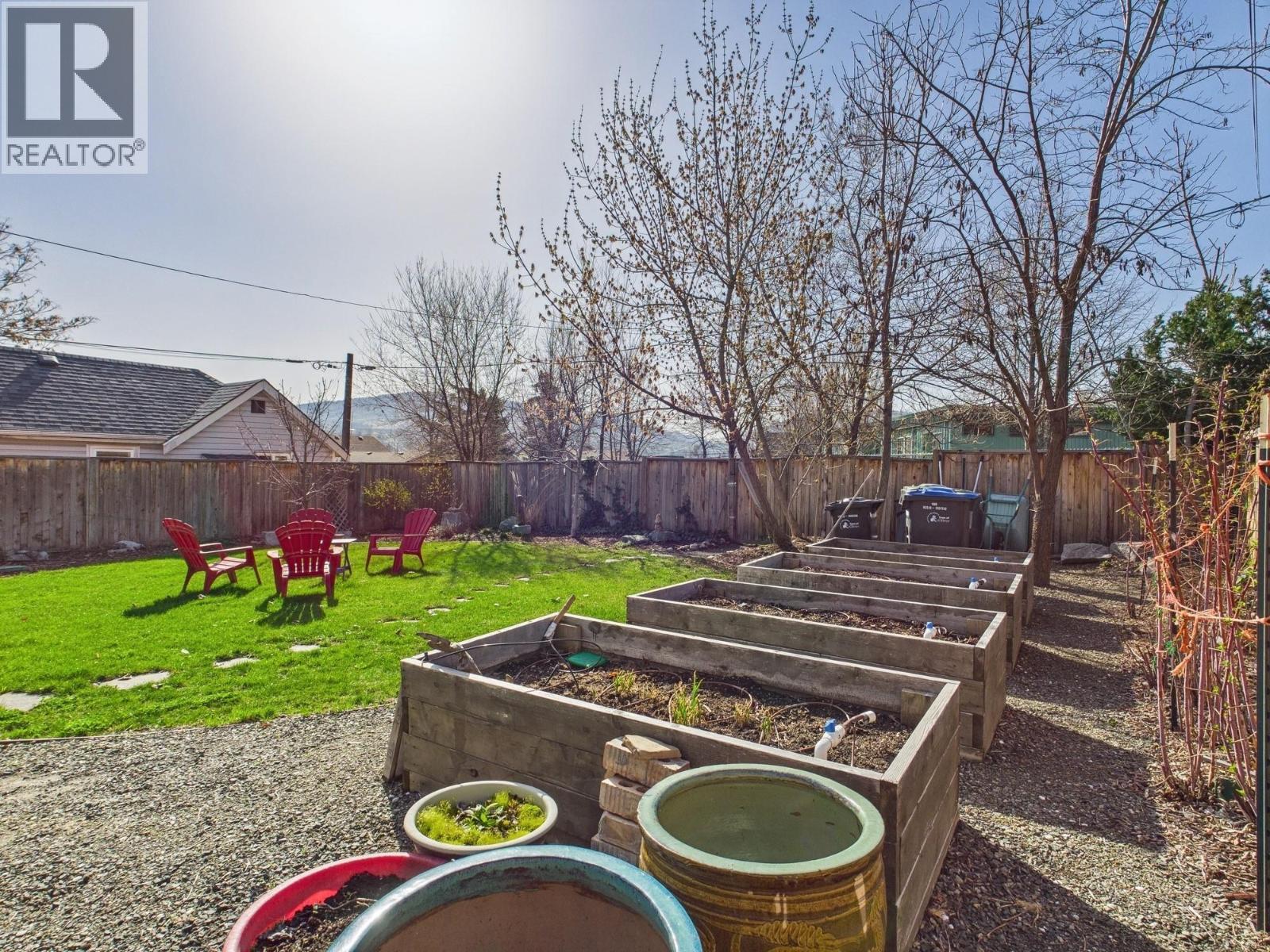 555 School Avenue, Oliver, BC - Outdoor