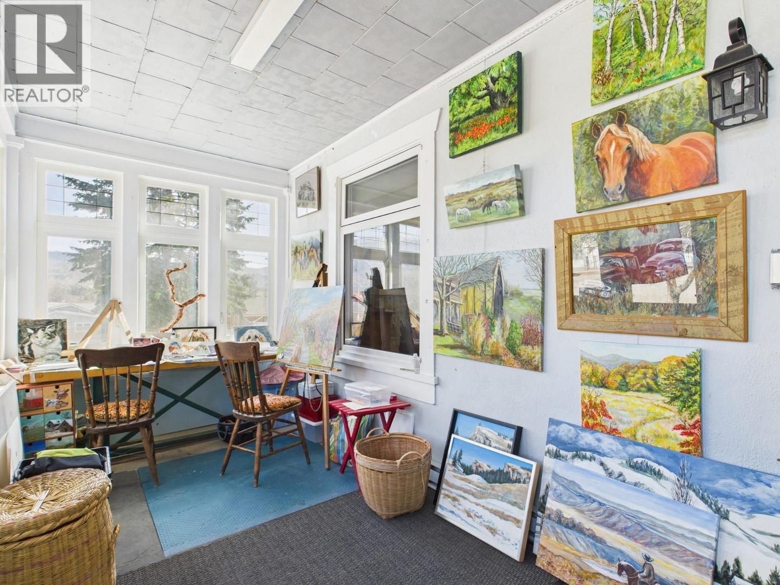 555 School Avenue, Oliver, BC - Indoor