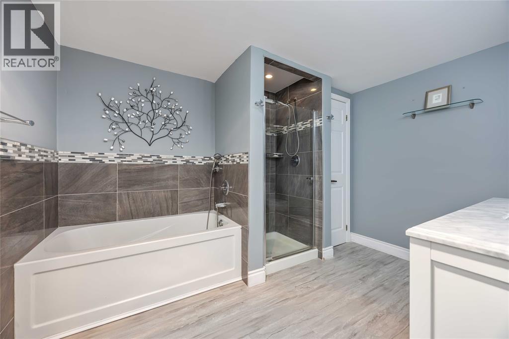 1520 Venetian Boulevard Unit# M101, Point Edward, ON - Indoor Photo Showing Bathroom