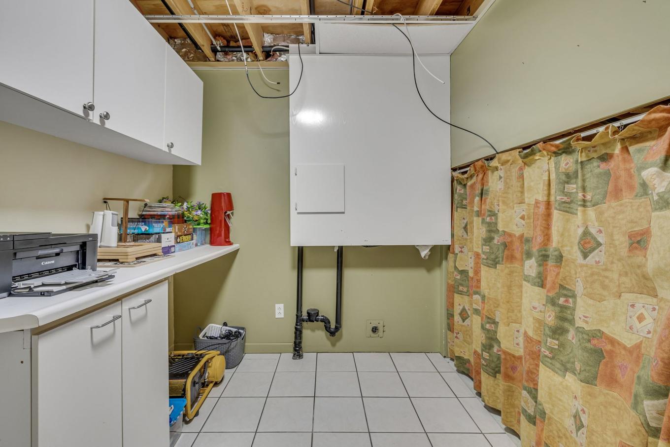 Rangement - 25 Rue Grondin, Lévis (Les Chutes-De-La-Chaudière-Ouest), QC - Indoor Photo Showing Basement