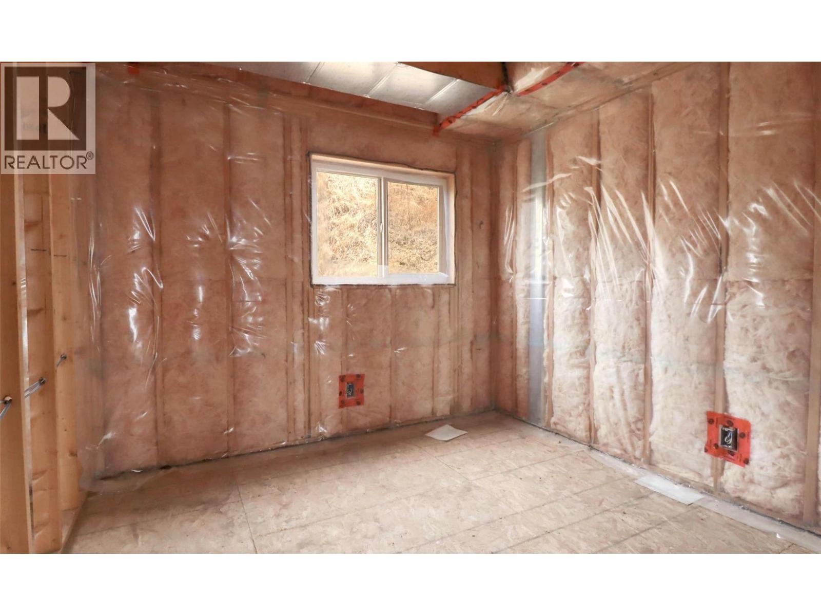 2633 Squilax Anglemont Road Unit# 140, Lee Creek, BC - Indoor Photo Showing Other Room