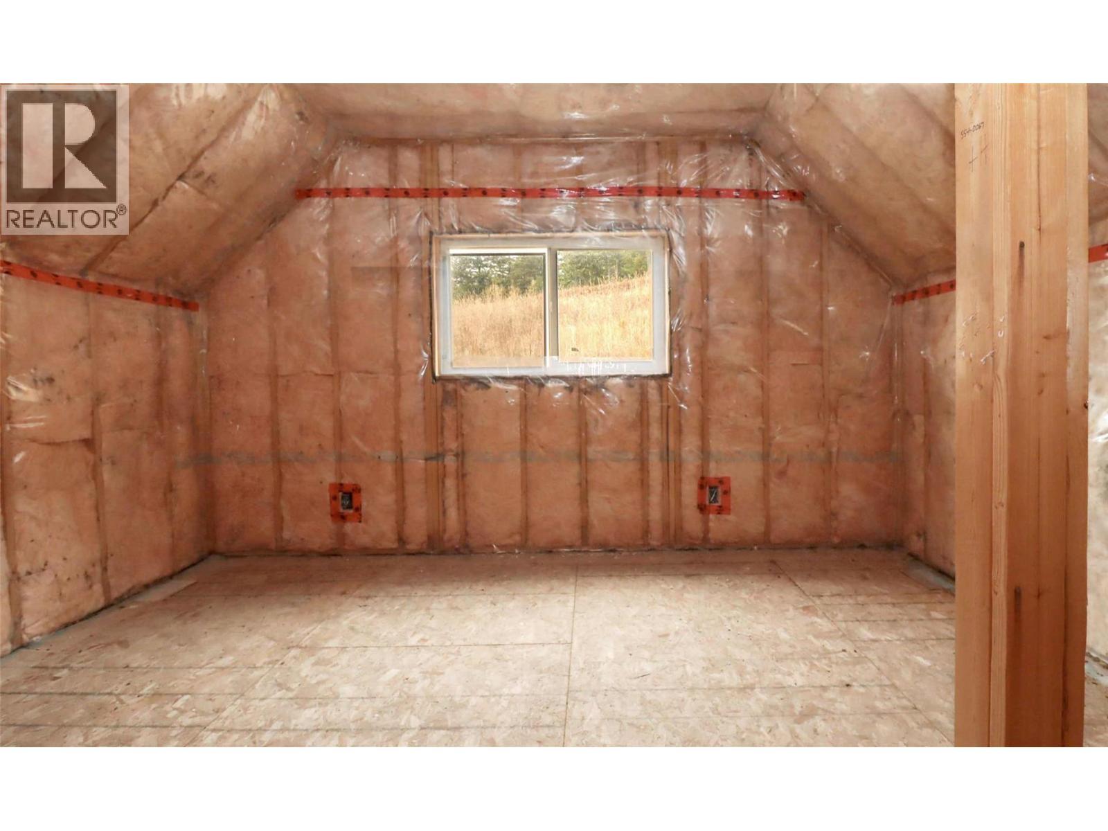 2633 Squilax Anglemont Road Unit# 140, Lee Creek, BC - Indoor Photo Showing Other Room