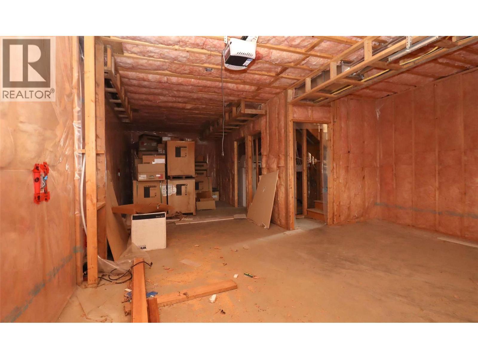 2633 Squilax Anglemont Road Unit# 140, Lee Creek, BC - Indoor