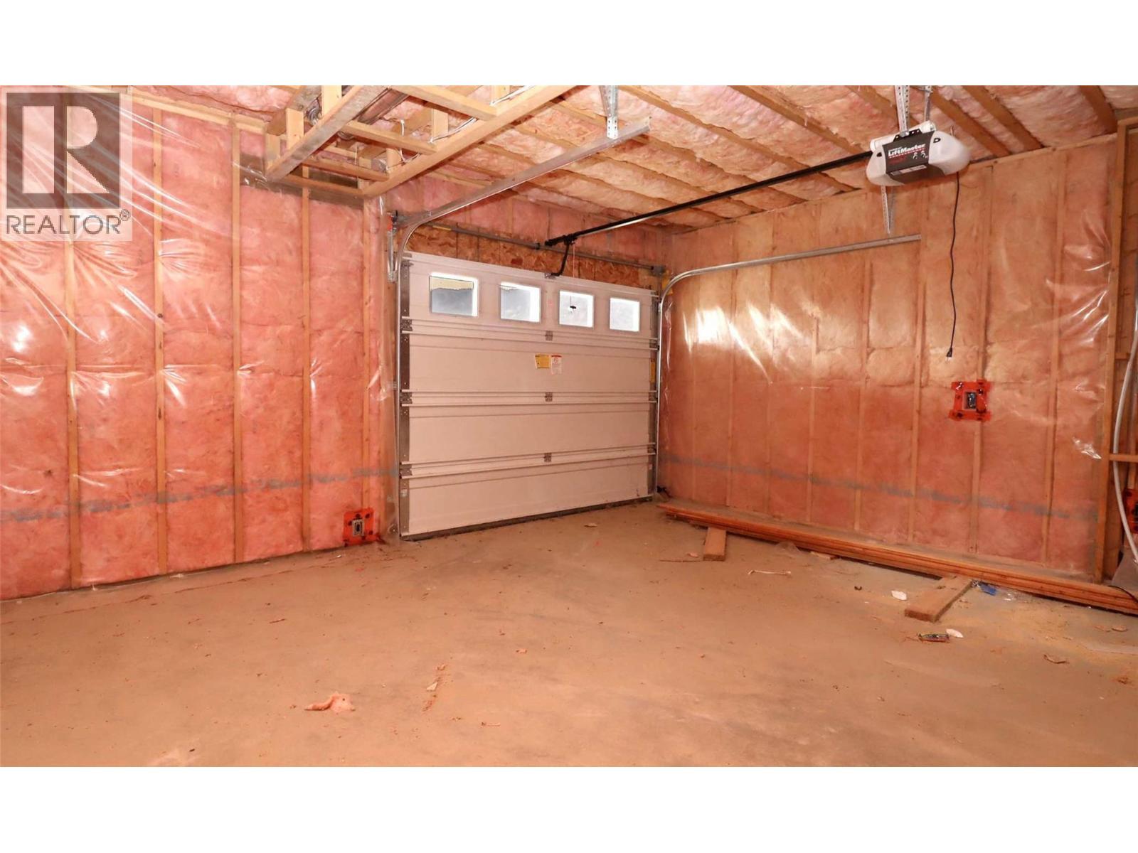 2633 Squilax Anglemont Road Unit# 140, Lee Creek, BC - Indoor Photo Showing Garage