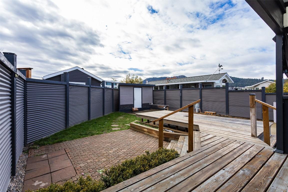 332-415 Commonwealth Road, Kelowna, BC - Outdoor