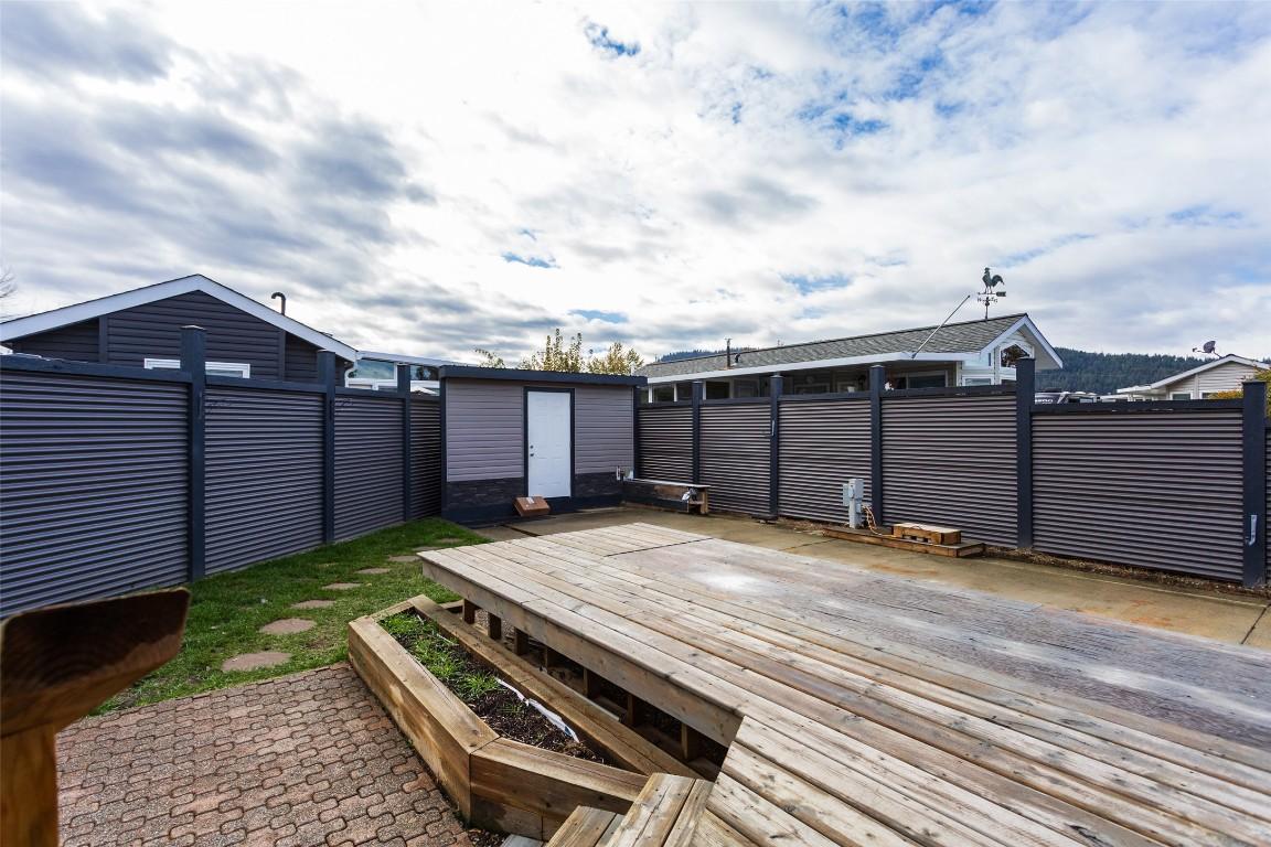 332-415 Commonwealth Road, Kelowna, BC - Outdoor